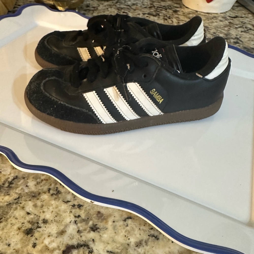 Adidas Black and White Sneakers Classic Style
